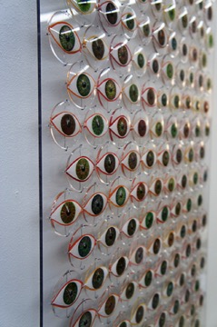 For your eyes only, från sidan